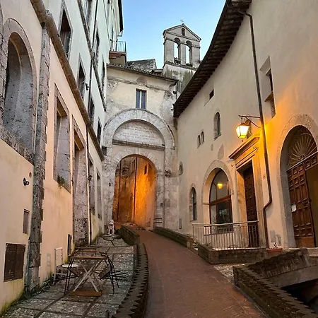 別荘 La Palombara Montecchio